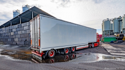 20251019-Tom-Holding-00604